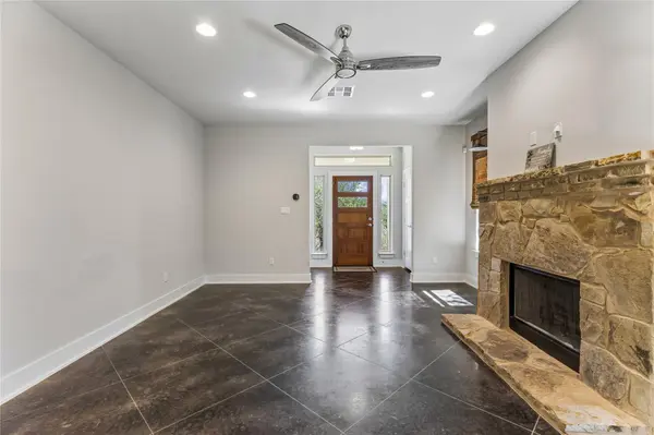 10103 Twin Lake LOOP, Dripping Springs, TX 78620