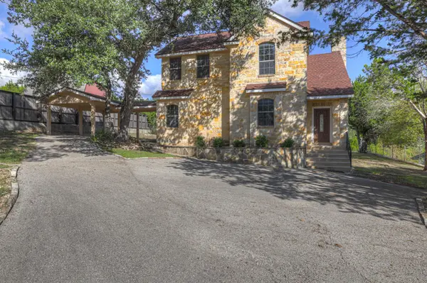 146 Creekview DR, Canyon Lake, TX 78133