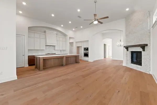 112 Las Posas DR, Liberty Hill, TX 78642