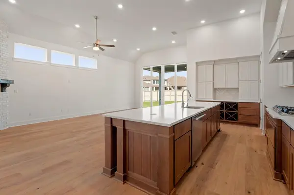 112 Las Posas DR, Liberty Hill, TX 78642