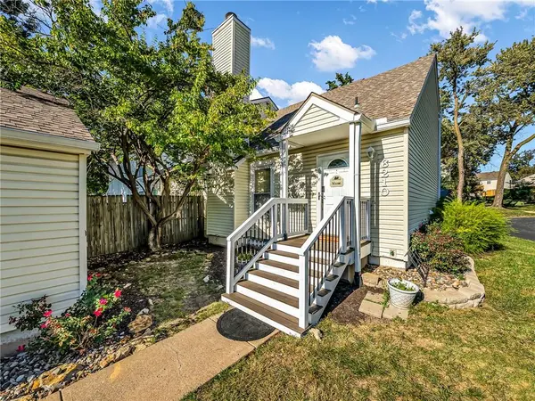 6210 NW 82nd TER, Kansas City, MO 64151
