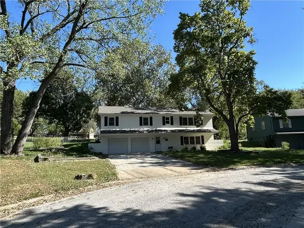 6101 Englewood AVE, Raytown, MO 64133