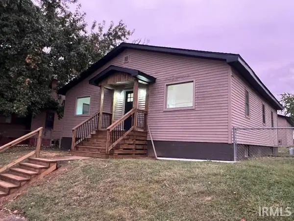 222 Dale ST, Oakland City, IN 47660-1726