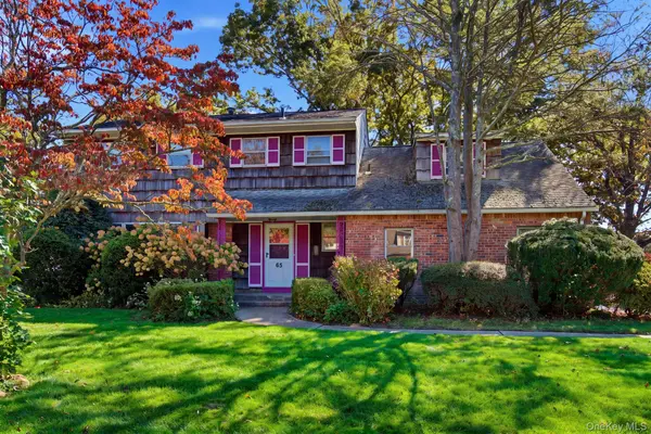 63 Lauren AVE, Dix Hills, NY 11746