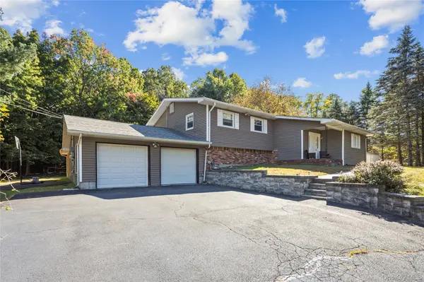 26 Terri Lee LN, Spring Valley, NY 10977