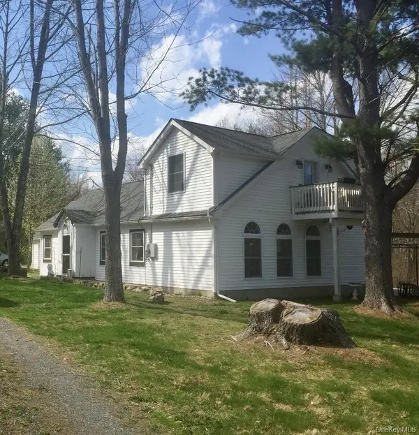 38 Papuga RD, Pine Bush, NY 12566