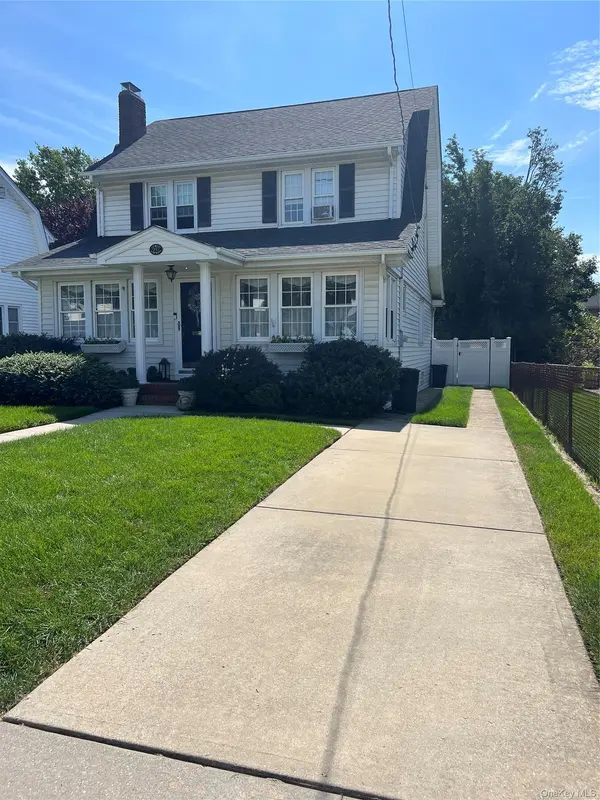 992 Davison PL, Baldwin, NY 11510