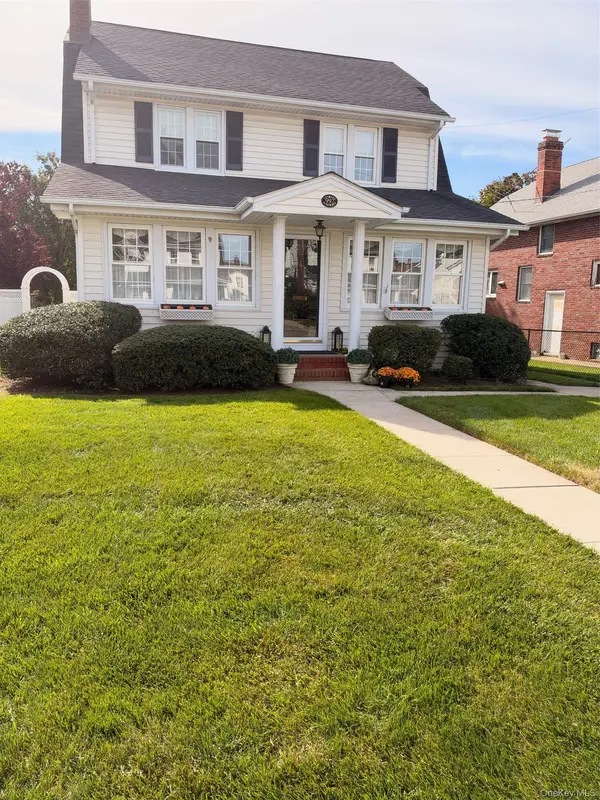 992 Davison PL, Baldwin, NY 11510