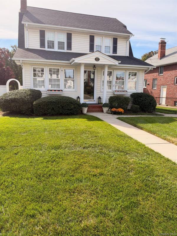 992 Davison PL, Baldwin, NY 11510