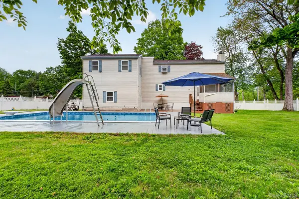 1 Merrywood RD, Wappingers Falls, NY 12590