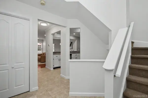 101 Elmcrest DR, Fishkill, NY 12524