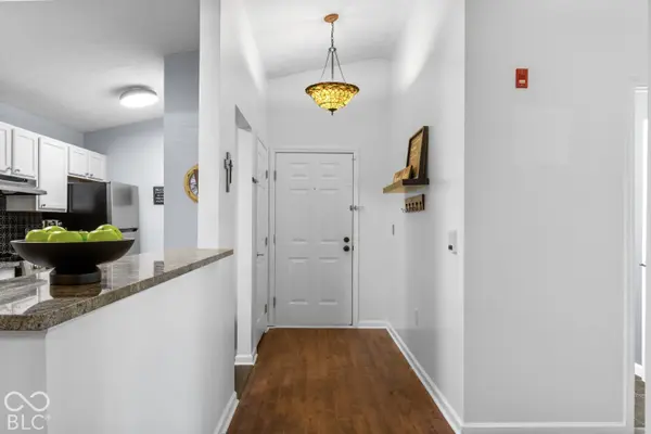 233 Legends Creek PL #APT 208, Indianapolis, IN 46229