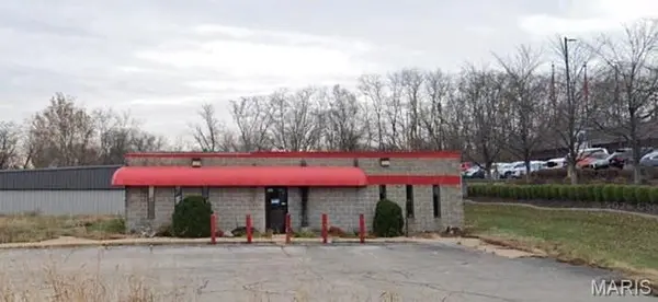 200 Spring DR, St Charles, MO 63303