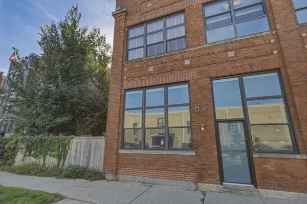 1111 W Cornelia AVE #102, Chicago, IL 60657
