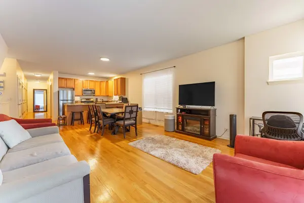 5218 W Galewood AVE #A, Chicago, IL 60639