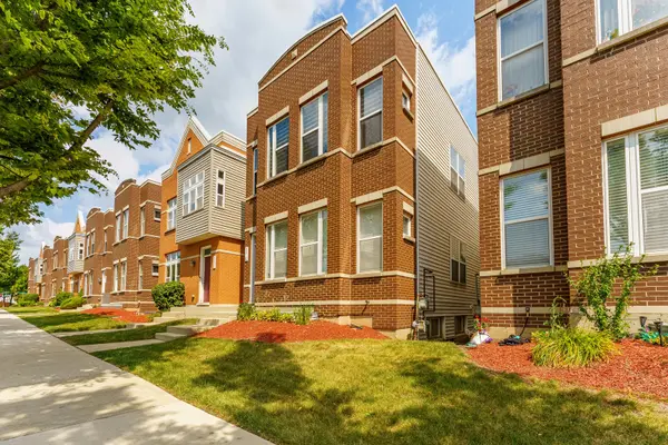 5218 W Galewood AVE #A, Chicago, IL 60639