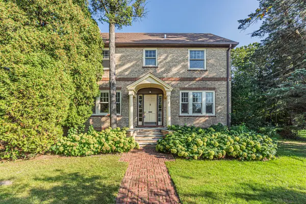 1324 Fredrickson PL, Highland Park, IL 60035