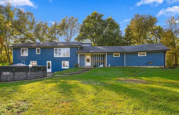 210 N 3Rd ST, Hazleton, IA 50641