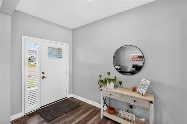 2105 Itasca CIR, Lino Lakes, MN 55038