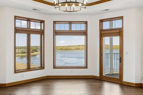 1776 Stieger Lake LN #409, Victoria, MN 55386