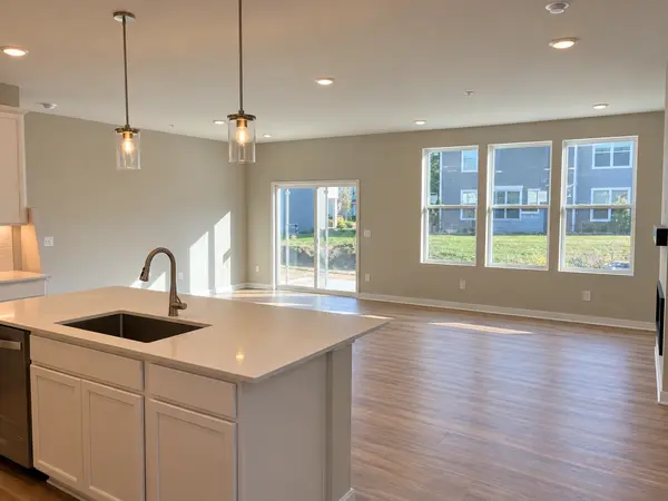 17982 Genoa DR, Lakeville, MN 55044