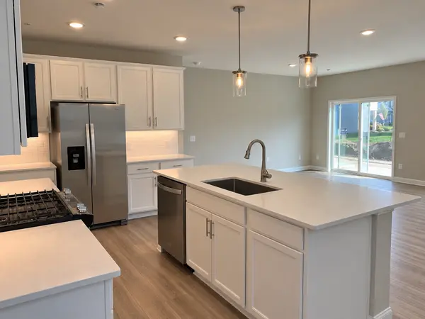 17982 Genoa DR, Lakeville, MN 55044