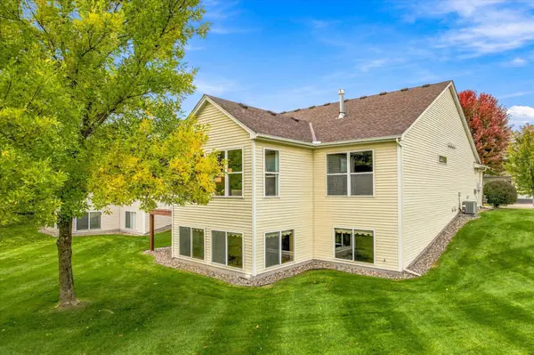 10801 Thone RD, Woodbury, MN 55129