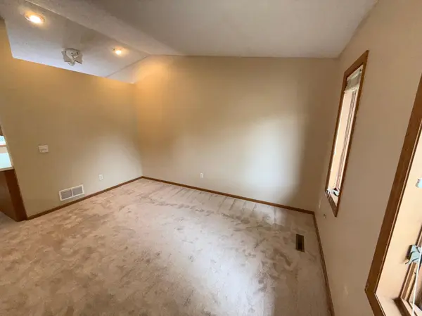 3888 Gibraltar TRL, Eagan, MN 55123