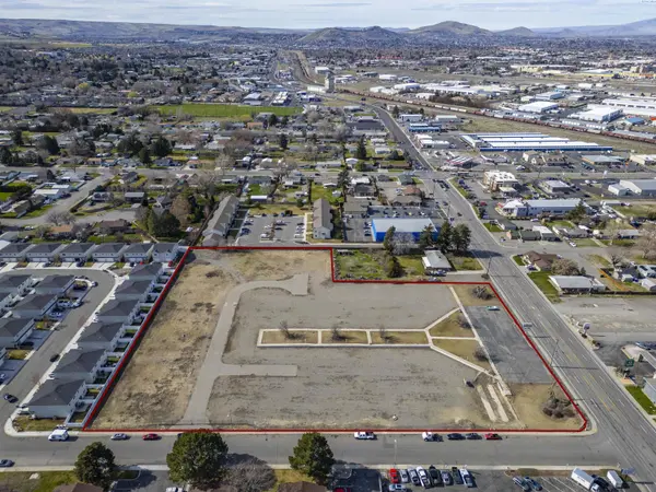5705 W Clearwater Ave, Kennewick, WA 99336