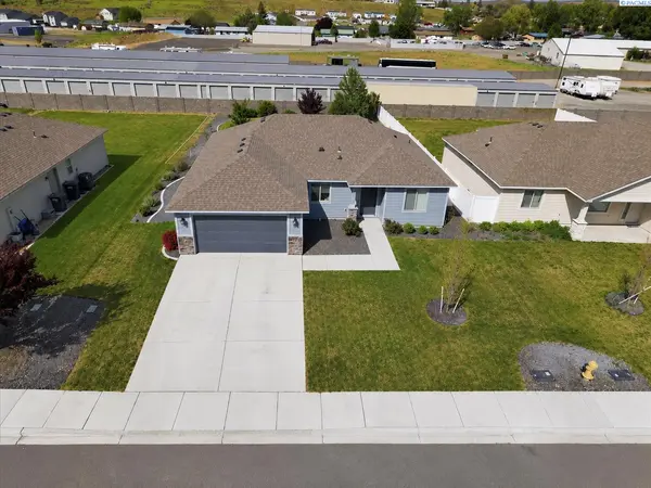 1518 Willow Way, Benton City, WA 99320