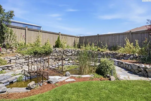 2986 Bruce Lee Ln, Richland, WA 99352