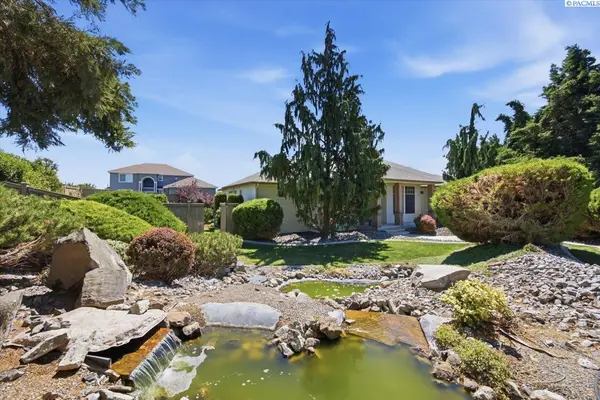 2986 Bruce Lee Ln, Richland, WA 99352