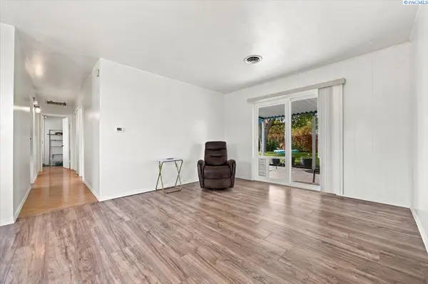 2306 Dallas St, Richland, WA 99352