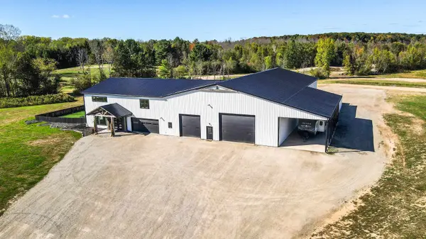 5304 SAMPSON RD, Abrams, WI 54101