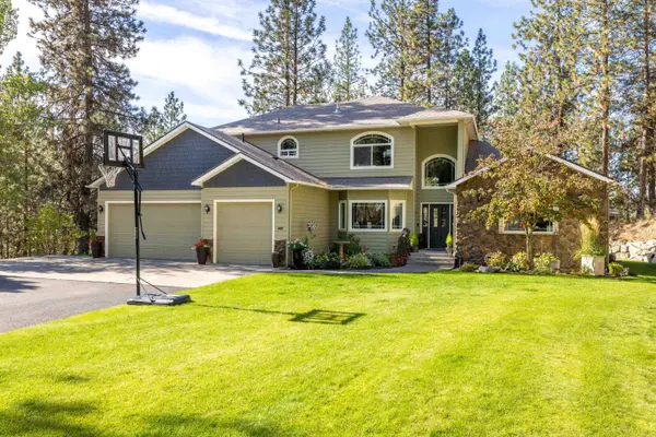 4022 W Shawnee Ln, Spokane, WA 99208-9457