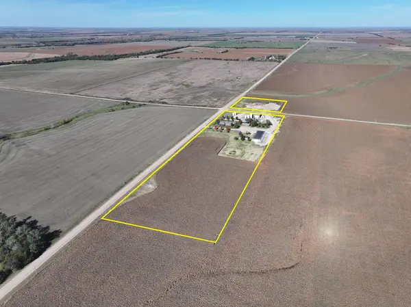 810 29th Rd, Little River, KS 67457