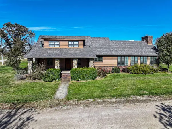 810 29th Rd, Little River, KS 67457