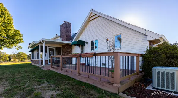 9720 County Road 8730, West Plains, MO 65775