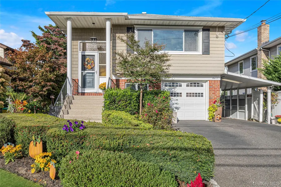 1 Glenwood AVE #A, Lynbrook, NY 11563