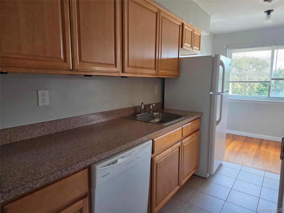 14 Paviolion RD #7, Suffern, NY 10901