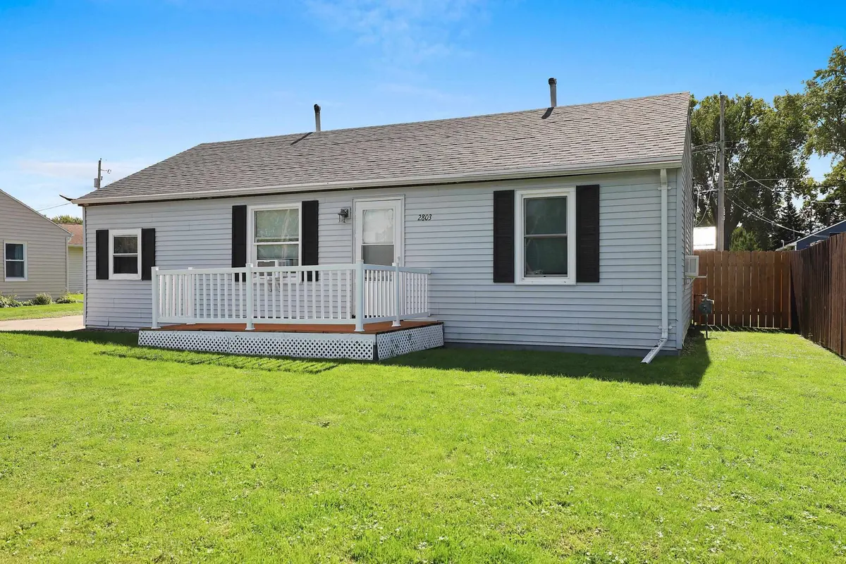 2803 W HIGHWAY DR, Appleton, WI 54914