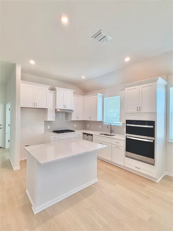 6191 Marsh LN, Buda, TX 78610
