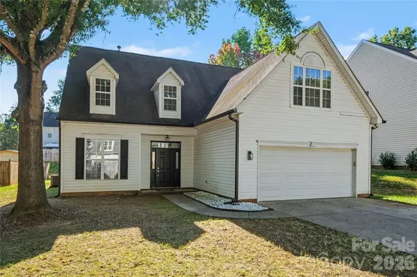 8030 Shiny Meadow DR, Charlotte, NC 28215