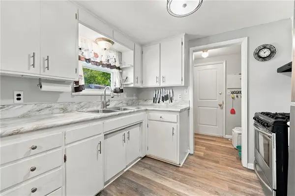 1009 E 134th ST, Grandview, MO 64030