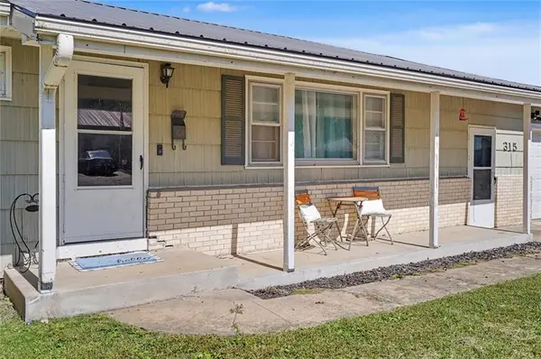 315 E Monroe AVE, Garnett, KS 66032