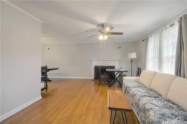 1 W 96TH TER, Kansas City, MO 64114