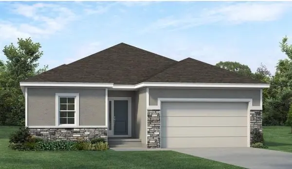 16129 James CT, Parkville, MO 64151