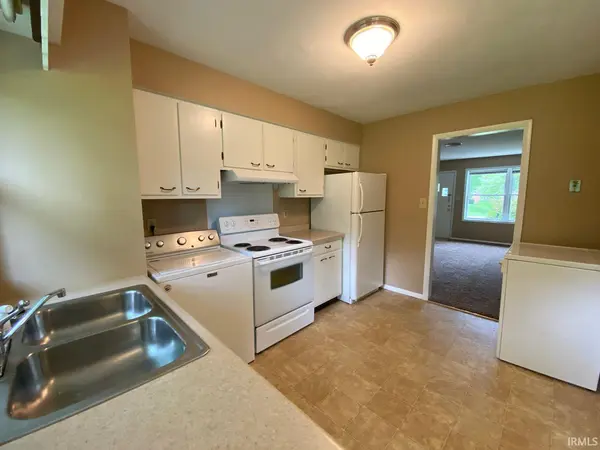 3900 S Rendy LN, Bloomington, IN 47403