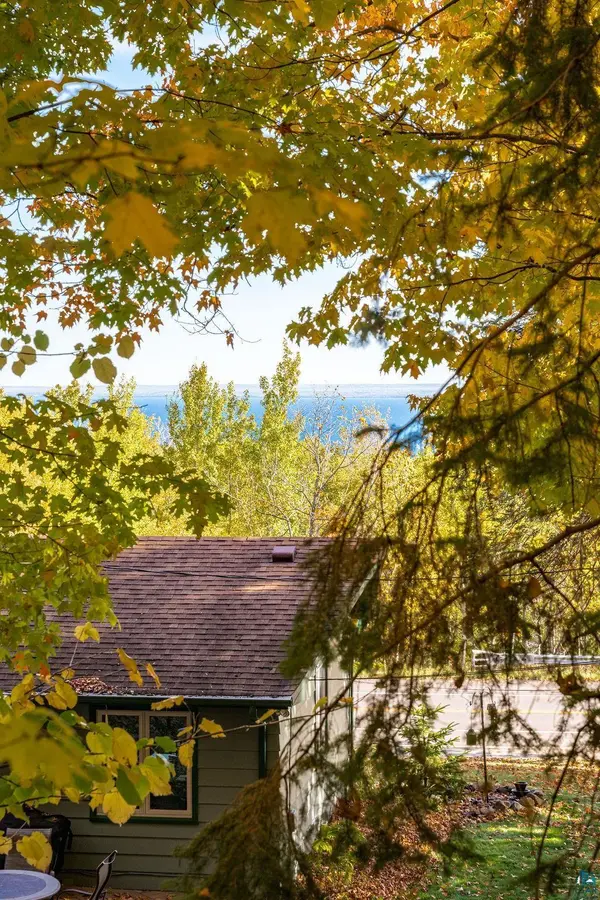 615 Snively Rd, Duluth, MN 55803