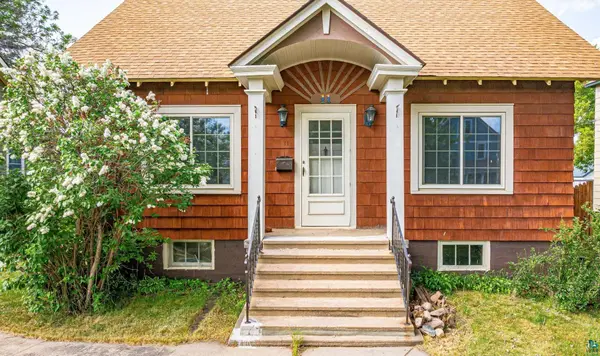 11 E White St, Ely, MN 55731
